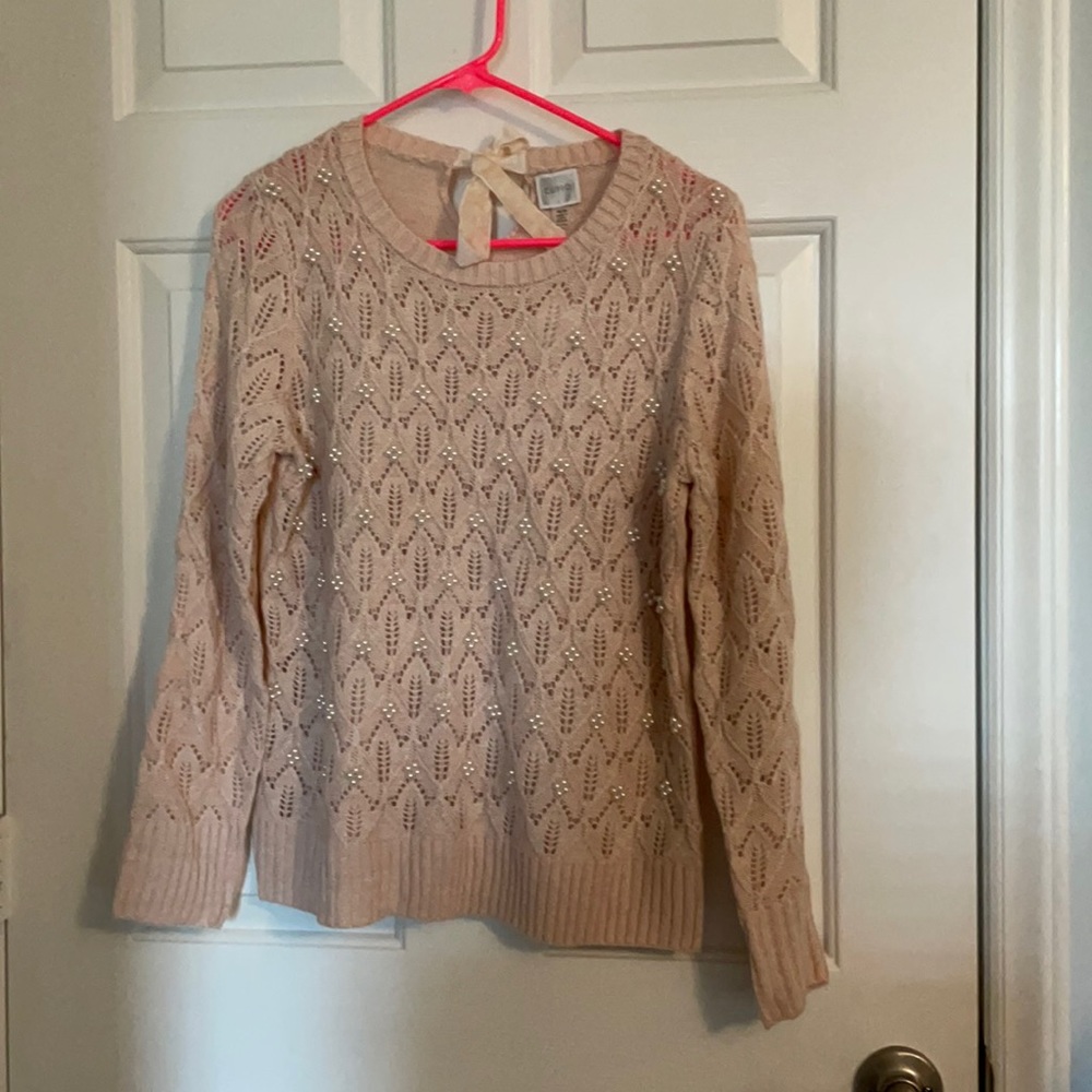 beautiful pink sweater with pearl details!